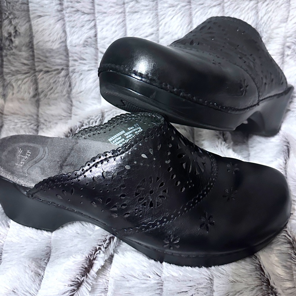 Dansko Skylar Clog Great Condition - image 1